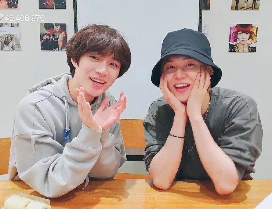prodkthn's tweet photo. cutieees!!! 🥺
#5MWITHTXT
#TXT5MPARTY
#TOMORROW_X_TOGETHER
#투모로우바이투게더
@TXT_members @TXT_bighit https://t.co/eRU1fIpl4K
