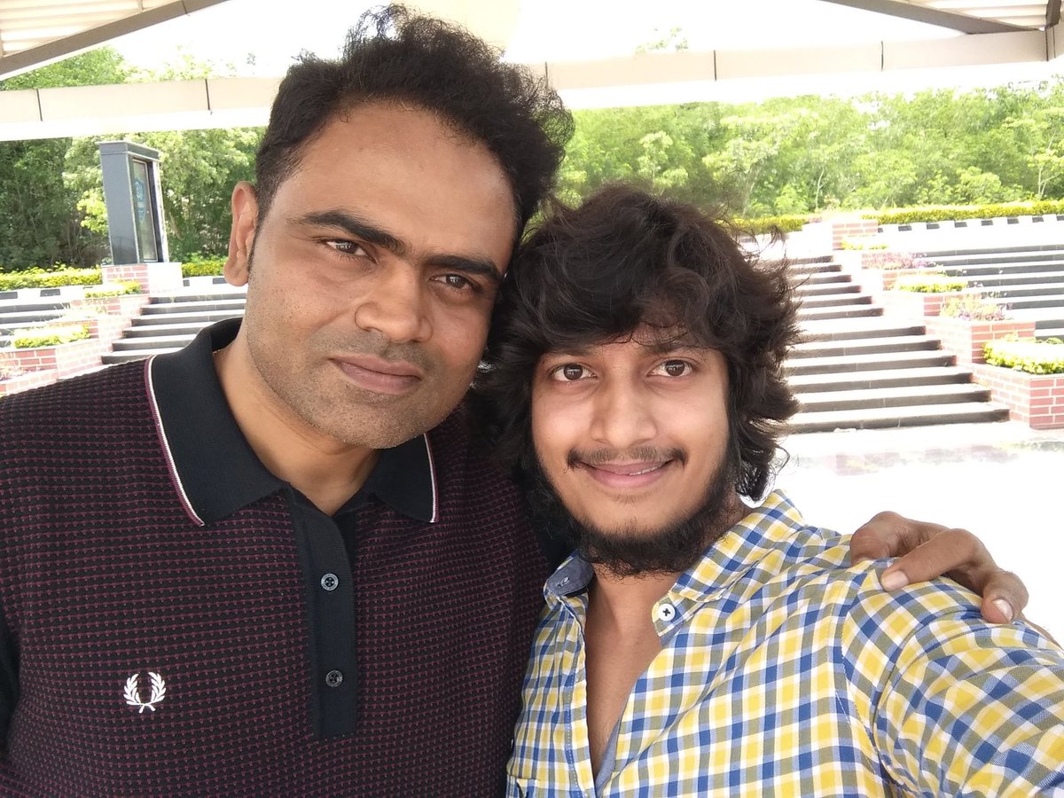 sreenivasasayee's tweet photo. Happy birthday 🎂🎈 to the honest and real person I've met @directorvamshi https://t.co/Fuf1Do5oiW