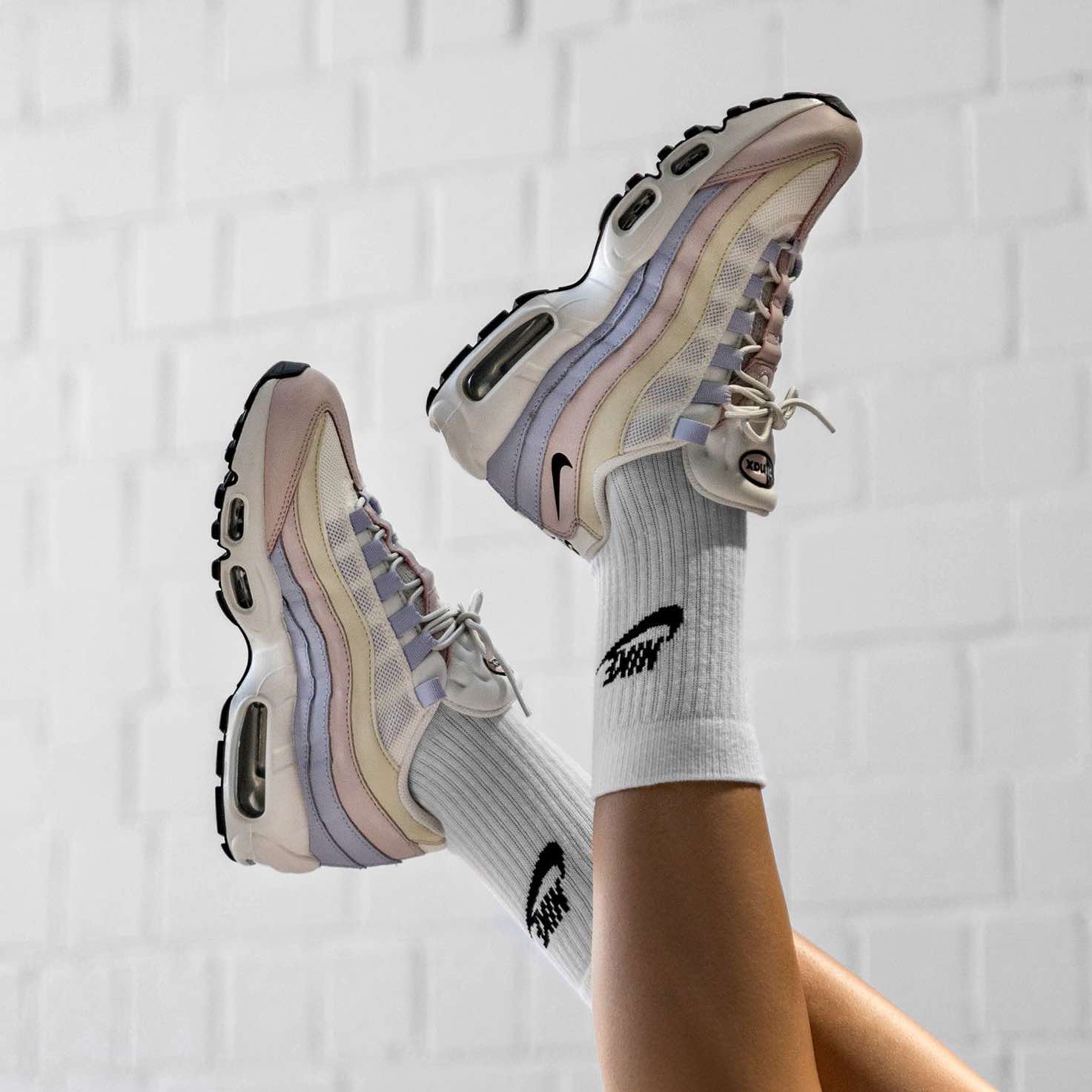 Inside Sneakers on Twitter: "Nike Women's Air Max 95 « Barely Rose »  https://t.co/GxOTNKAkCH Credit : Asphaltgold — #nike #airmax #sneakerhead  #sneakersaddict #sneakers #kicks #footwear #shoes #fashion #style  https://t.co/0YQ3nTItVu" / Twitter