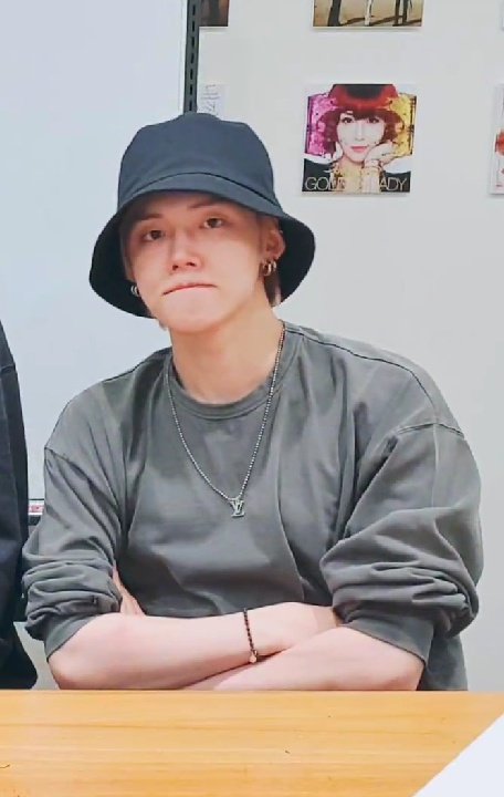 prodkthn's tweet photo. he's intimidating 😭
#5MWITHTXT
#TXT5MPARTY
#TOMORROW_X_TOGETHER
#투모로우바이투게더
@TXT_members @TXT_bighit https://t.co/B03ITO2ctr