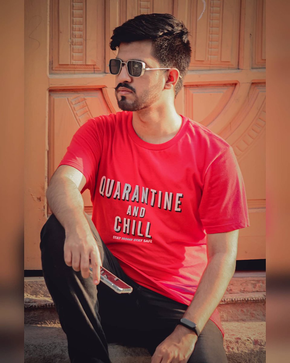 imadcasmi's tweet photo. Keep your social distancing! 

Thankyou @exportmall for sending me my favourite social distancing shirt. 

You can order your favourite shirt from their website here:  https://t.co/612u9fafZ6
#Socialdistancing #exportmall #shoponline https://t.co/DA7cO3qov3