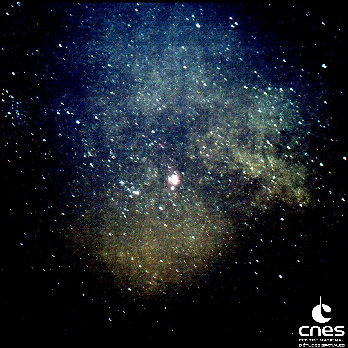 CNES's tweet photo. Dans le cadre de sa mission scientifique, le cubesat étudiant #EyeSat a réalisé sa 1re image de la Nébuleuse de la Lagune. Et quelle image 😍 https://t.co/kIBE10SngP