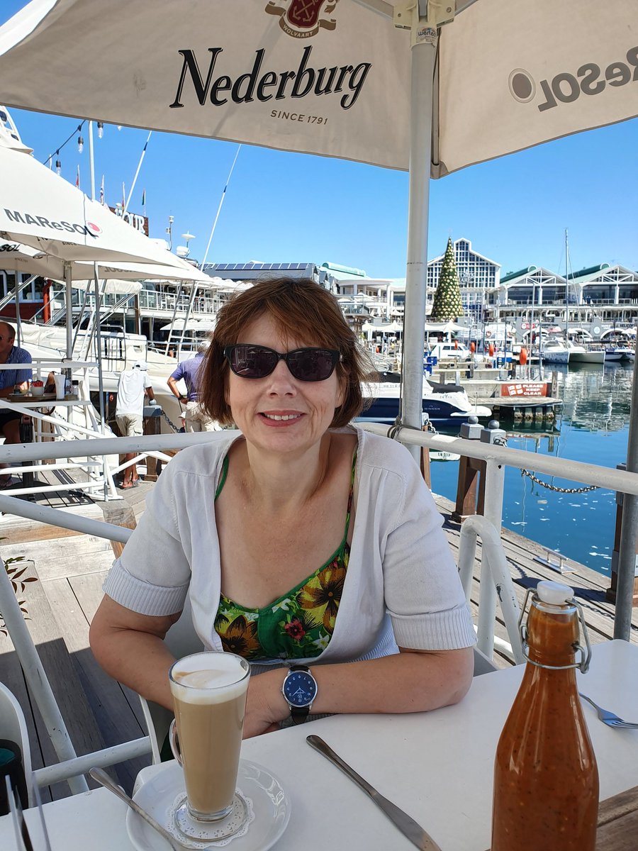 amnerisuk's tweet photo. #bariatricsurgery saves lives. I have lost 70kg but small C19 regain. No metabolic disease. No asthma. I can buy clothes anywhere and survive long haul flights. Services should be available as needed. Hard work but worth it https://t.co/JXtmoTHTUQ