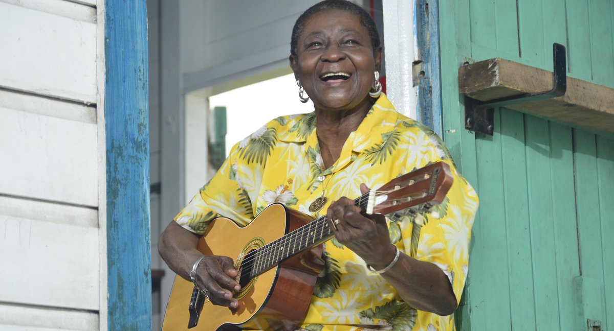 GladysPalmera's tweet photo. Músicas del Agua llega hoy con una variedad de estilos musicales: 16 canciones, 16 estilos en un recorrido por #calypso, #hiphop, #ska, #reggae, #dub, #cumbia y hasta #chason.
https://t.co/3nVelyCkT6 https://t.co/LSGv5xkN8I