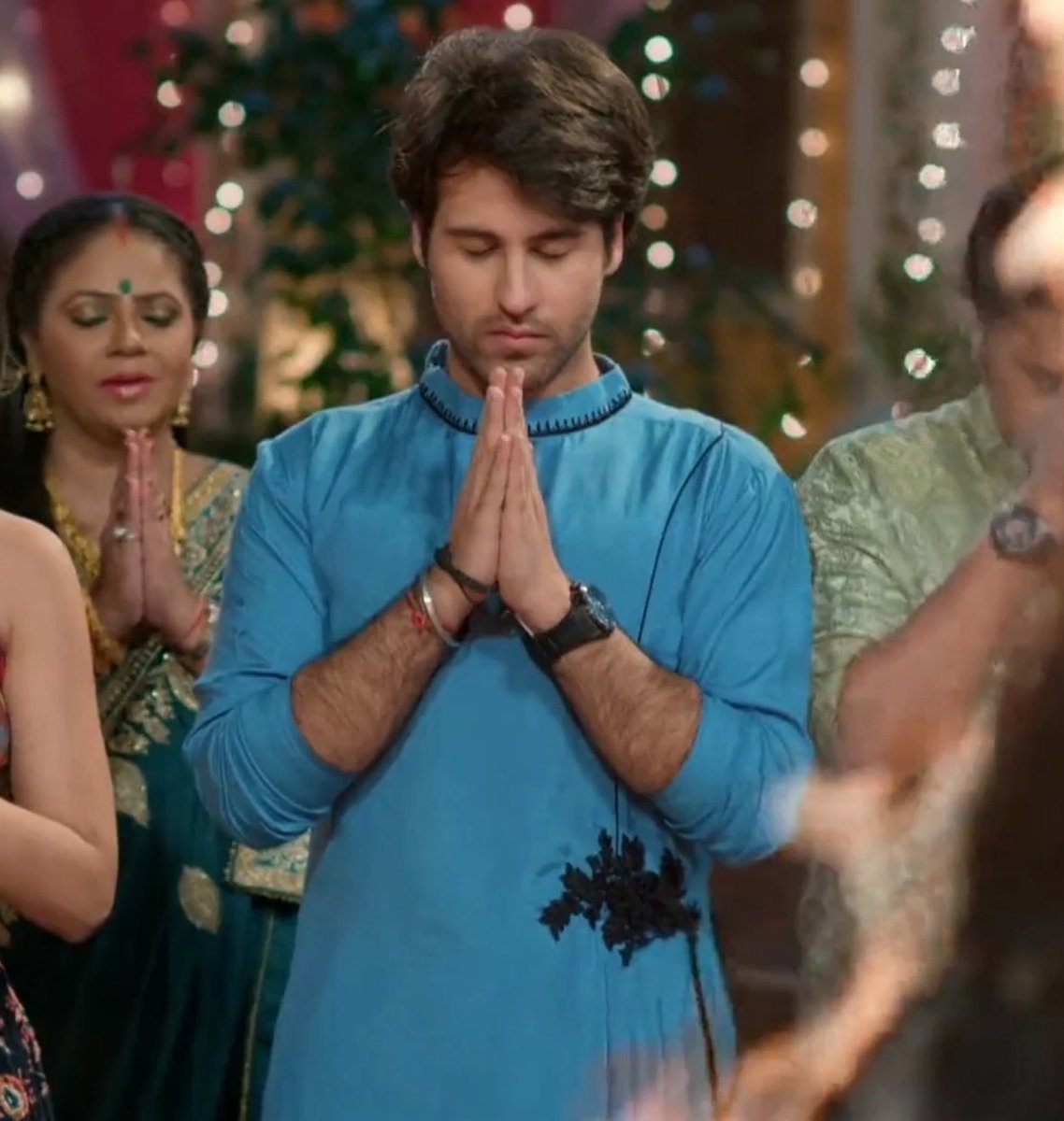 saffarnaama's tweet photo. #YehRishteyHainPyaarKe
Oh God... Some miracle plz.. 😭🤧🤧🙏🙏🙏 #RitvikArora https://t.co/DwfSojwFM8