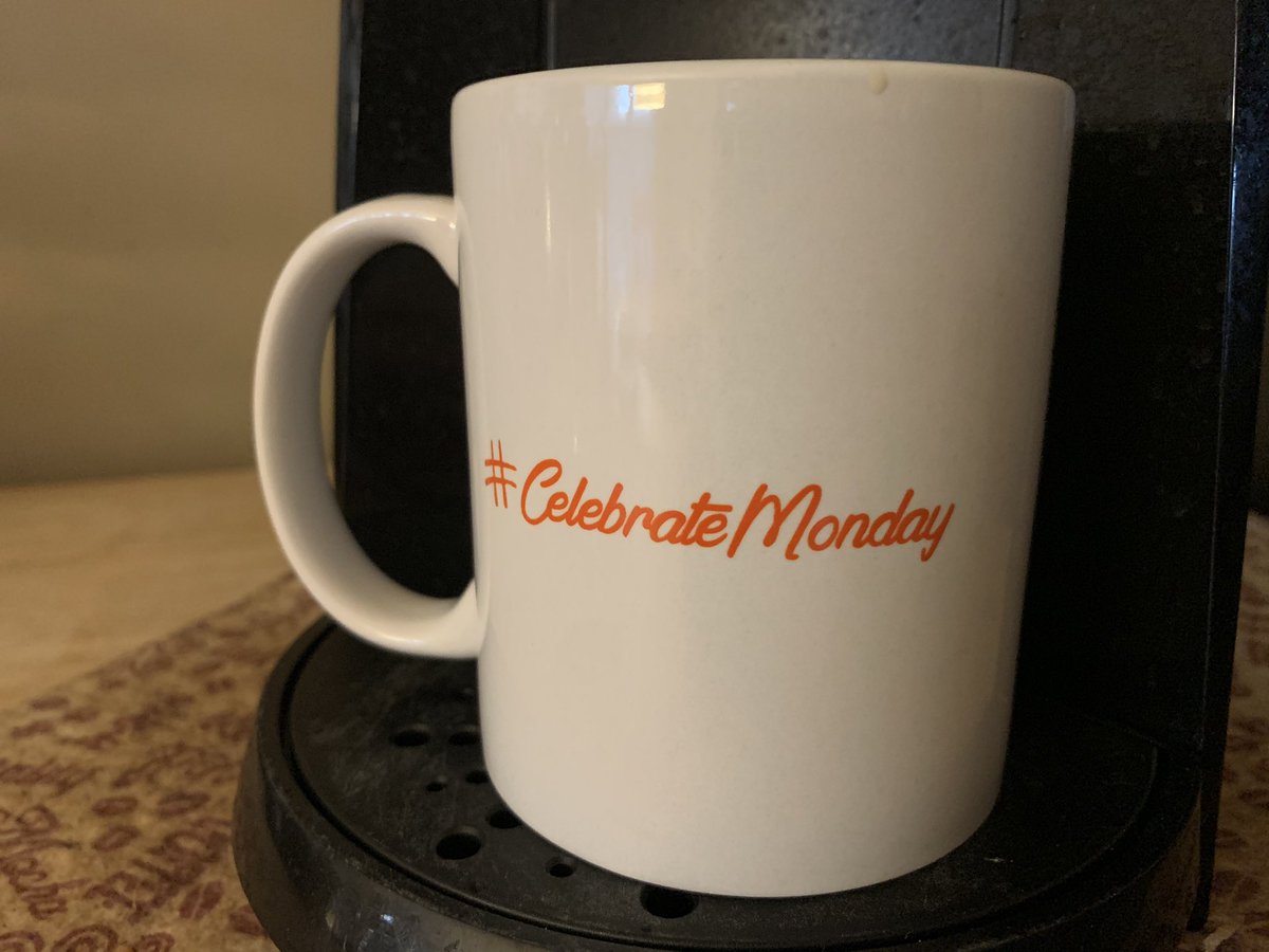 KathrynM101's tweet image. One cup of #CelebrateMonday filled and ready to embrace possibilities. #JoyfulLeaders #TrendThePositive #ThePepperEffect