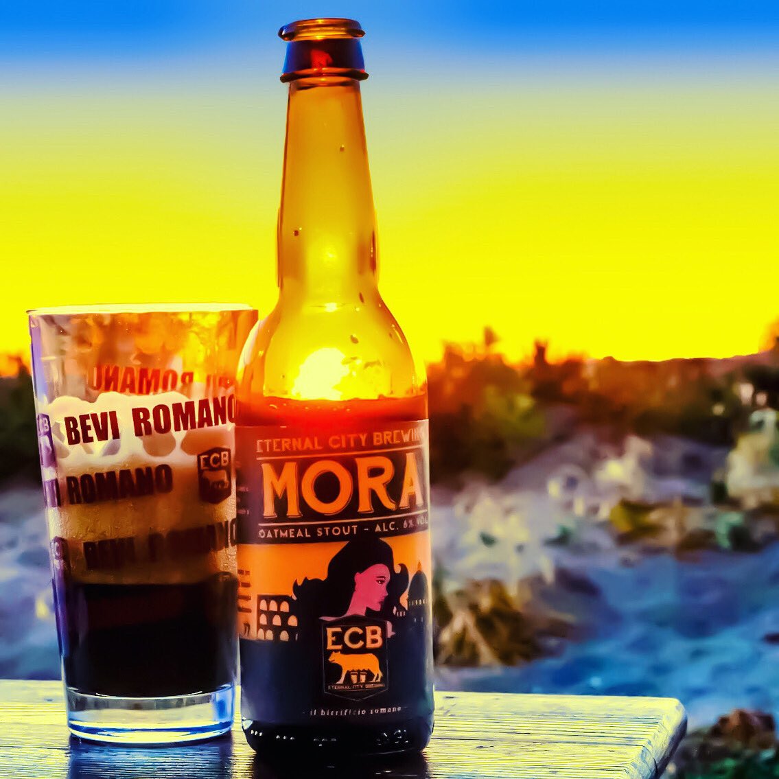 IBeerdrinker's tweet photo. Eternal City Brewing, birrificio della capitale, ha tra le sue tante birre anche questa Ouatmeal Stout, una birra con aromi di caffé e cioccolato la cui caratteristica principale è la grande bevibilità. Recensione completa nei commenti.
#Birra #birraartigianale #beer #craftbeer https://t.co/h061XBWFxv