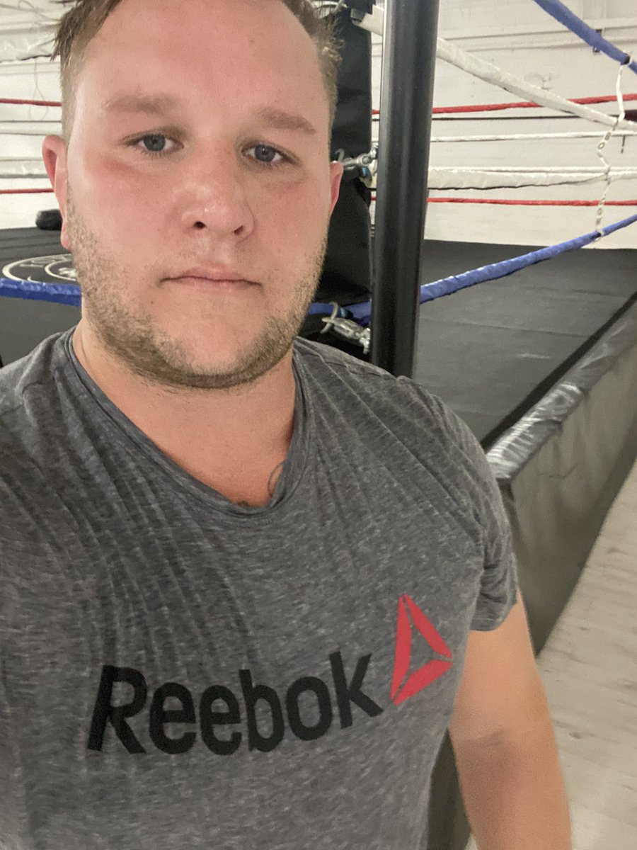 Back in the gym now feeling great having a morning move around before work 10 x 3 min rounds, 7 shaddow boxing in working on footwork in the ring 3 x 3s on the assault bike finishing me off.