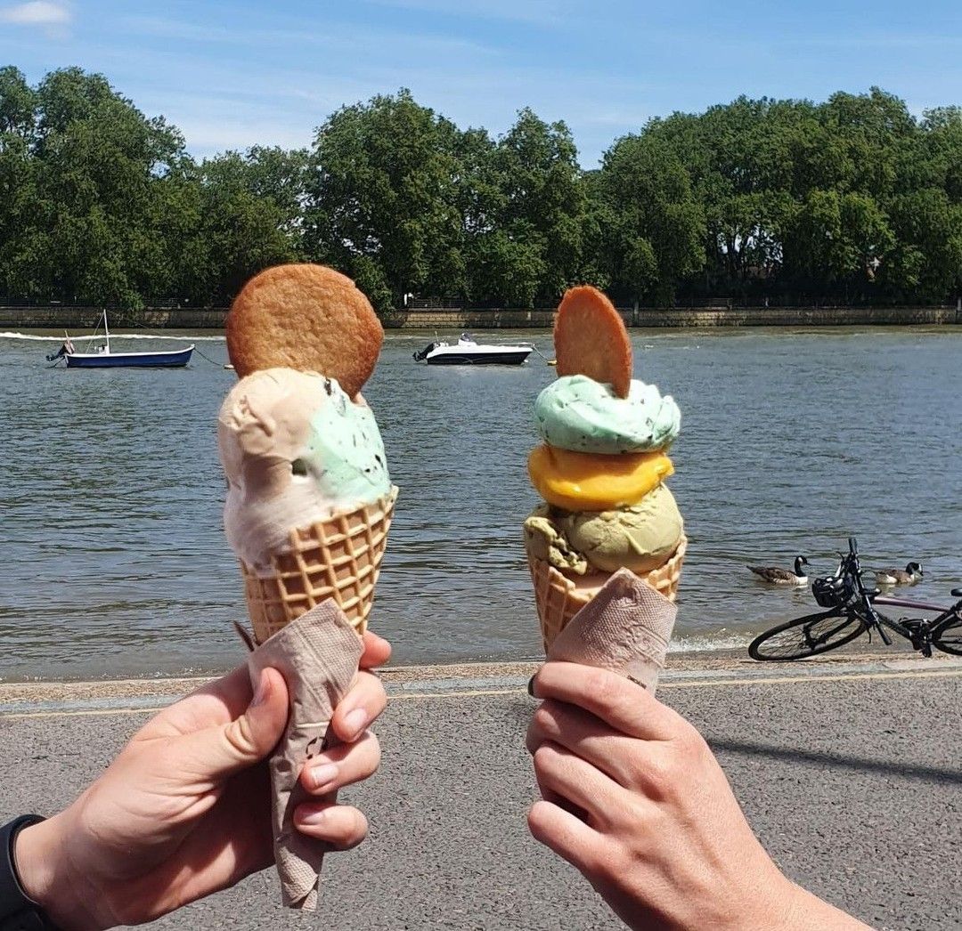 Hey beautiful people, we'll be serving up our delicious gelato again this weekend @thamesrcevents in Putney. Come say hello and grab yourself a #free #vegan #cookie with your lip-smacking gelato😎 . . . #gelato #icecream #gelatoartigianale #foodie #instafood #sweet #instagood