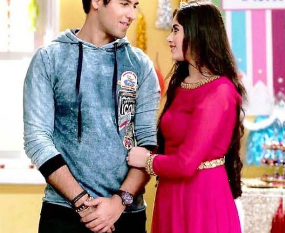 JVikians's tweet photo. Awww 😍 https://t.co/GfCF1C8t2A