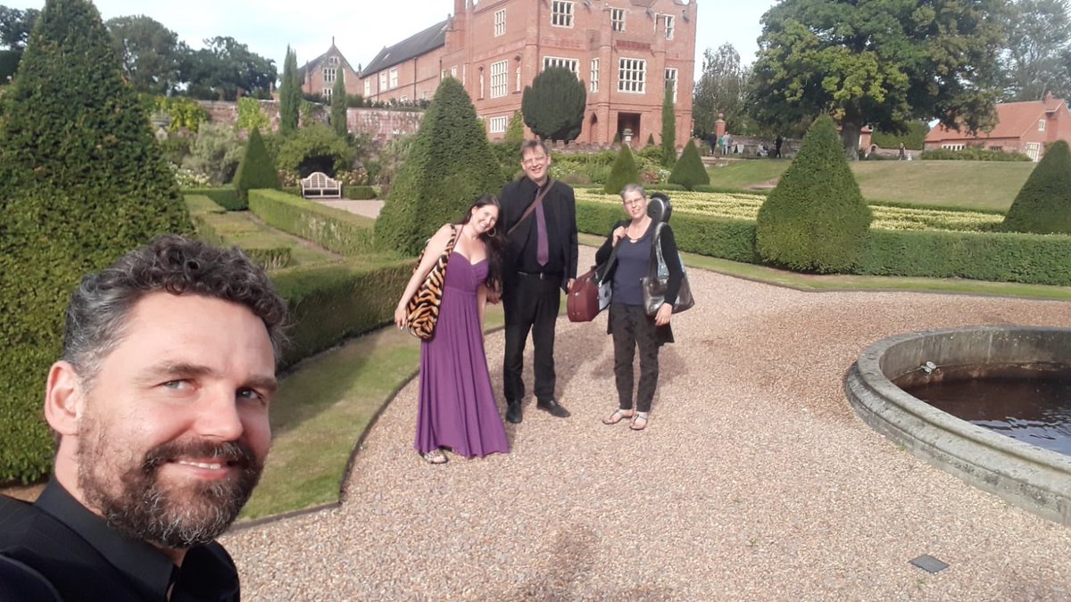 BlytheStringQ's tweet image. Throwback to happier times. Summer 2019. #stringquartet #norfolk @OxneadHall #musicians #weddingseason