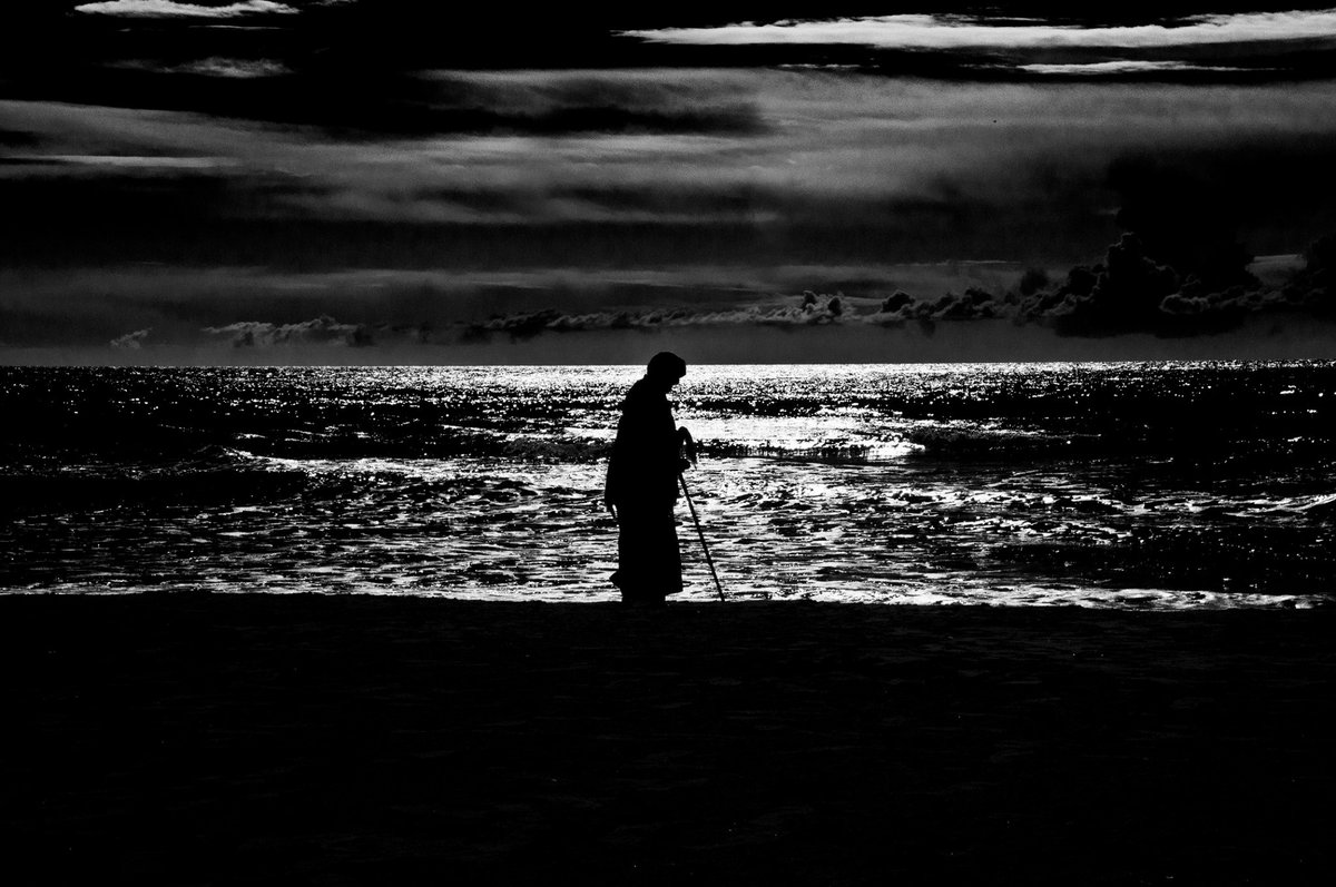 cinkuzu's tweet photo. Öyle Bir Yerdeyim ki;
Ne Gitmesi Mümkün,
Ne Kalması Mümkün Olan..
Öylece Bir Yerdeyim İşte…

Hz. Mevlana

Fotograf : Mersin -2013 

#zoetic #cinkuzu https://t.co/hpTakEewRm https://t.co/1p6iCAuQJQ