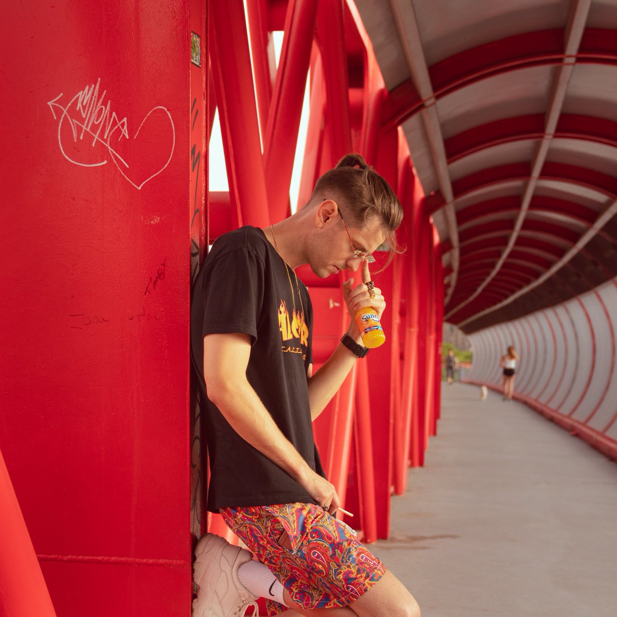 cactustroop's tweet photo. Esta nit a les 00.00 ballem una rumba als spotis, yutubes i demés parafernàlia digital.

#newshot #shots #clip #rap #hardcore #hiphop #music #cactus #cactustyle #cactustroop https://t.co/3jZ5KntnBJ