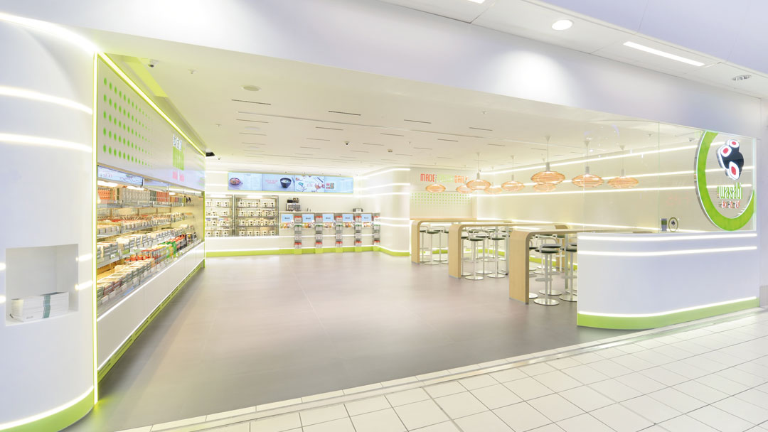 Wasabi_UK's tweet photo. If you're off flying for a break from Luton Airport you can take us with you π Our Luton Airport branch is now open again from 11am to 8pm everyday with all the added safety measures. Safe Travels π£ π«
#nowrollingagain #enjoysummersafely https://t.co/oe2If94AKm