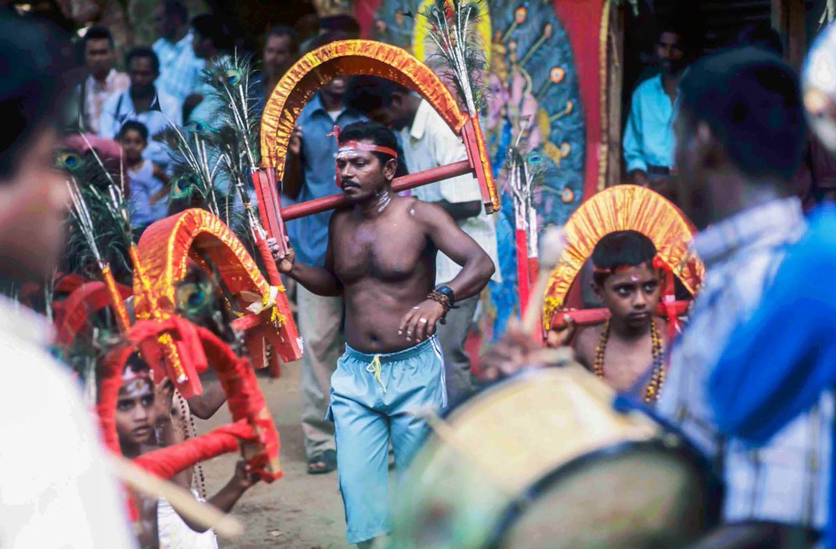 TThalpe's tweet photo. The Kandy Perahera!  One of the #oldest Buddhists #festivals in Sri Lanka started its 10 day long, brightly coloured #celebrations a few days ago.  Although slightly different this year, the #event will still take place to #honor the Sacred Tooth Relic!
https://t.co/XxC4wpPfu6 https://t.co/gVQp5Loe1z
