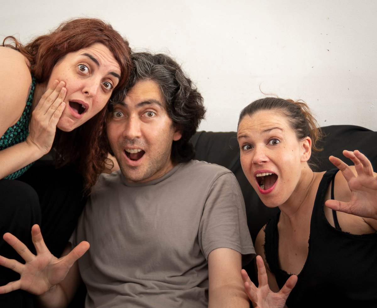 IlGestoArmonico's tweet photo. Ben aviat començaran a arribar les primeres sorpreses que us havíem promès. No us les perdeu! Segui connectats al nostre Facebook i Instagram!
@LauraSintesF @evafebrer @MrJimenezDiaz
#surprises #cultura #SOSCultura #earlymusic #seguimendavant #vacances #music https://t.co/fSshAxAG2E