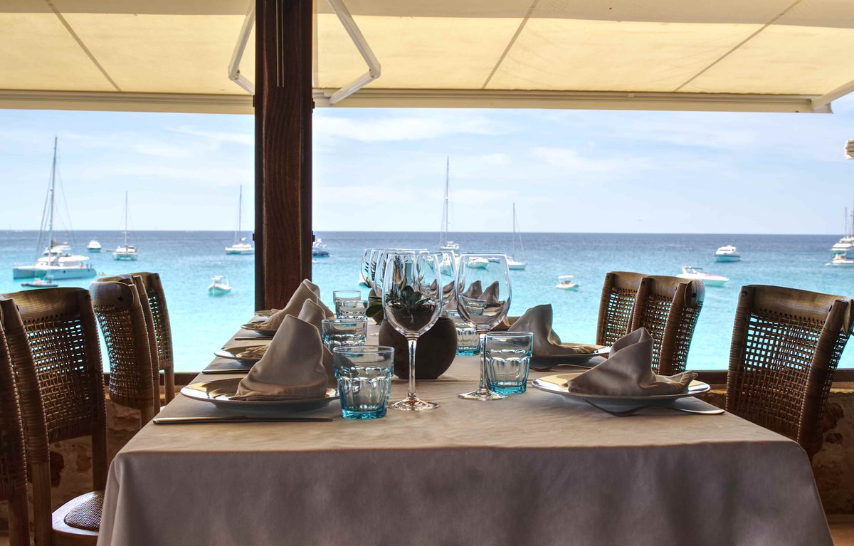 EsMoliDeSal's tweet photo. Su mesa esta preparada, #Bienvenidos. 🍴
-----
Your table is ready, #Welcome. 🍽️.
.
.
📞 Reservas: + 34 971 187 491
🚤 Tender service: Channel 87
🌐 Coordenadas 38°44'46.54"N - 1°25'50.29"E
.
.
#Restaurantes #ComerBien #BuenaCocina https://t.co/fc2NwtuwN9
