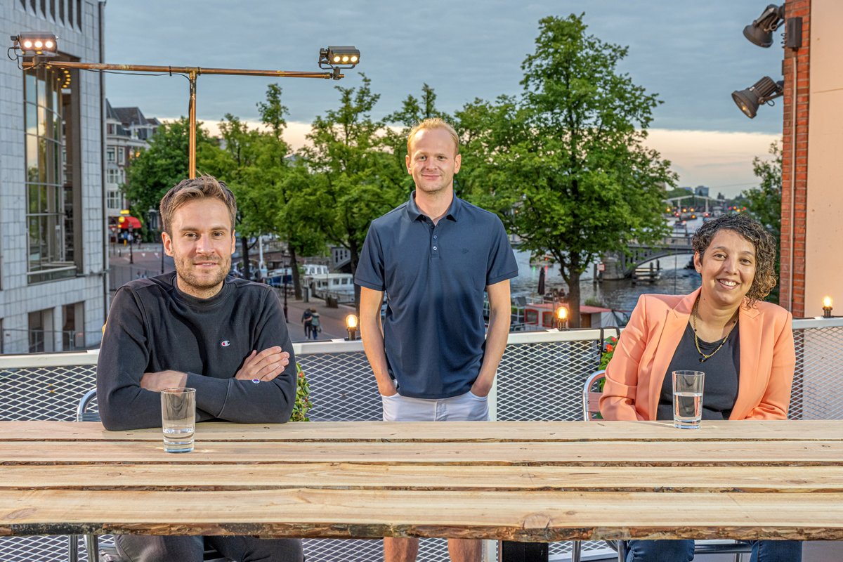 AT5's tweet image. De Zwoele Stad: Dionne Abdoelhafiezkhan en Roel Maalderink over racisme en de huizenmarkt

at5.nl/artikelen/2034…