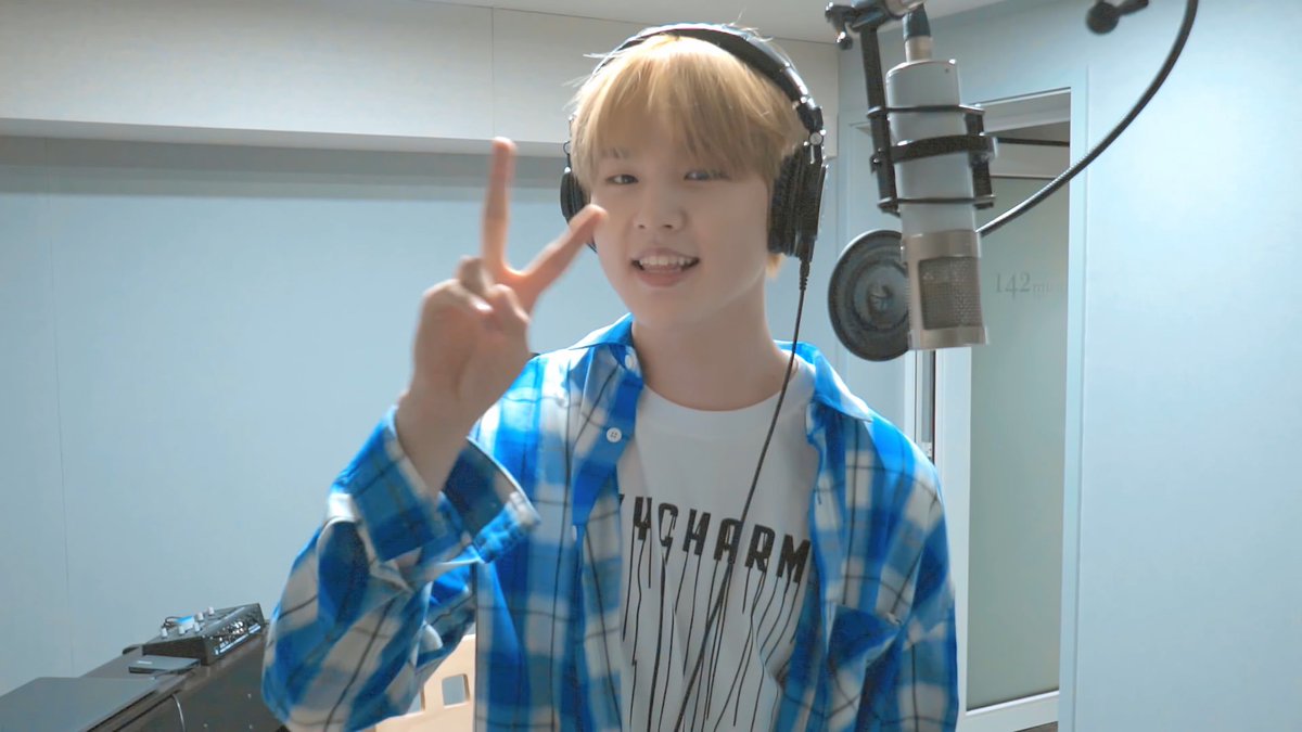 fever__official's tweet photo. [#남도현]
피융피융~선물이 도착 했습니다융!💌

비밀스런 녹음이 이거였다니!!?😆
등장부터 심쿵유발💕💕
아 이건 안들어보면 몰라!!!!!😜

#운명 #쿨 #Destiny #Cool #니엘 #김남주 #남도현 #NIEL #KIMNAMJOO #NAMDOHYON #피버뮤직2020쿨썸머프로젝트 #녹음실 https://t.co/mSZnXKKOHe