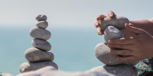 BlaupauseGesund's tweet photo. "Ehrgeiz oder Entspannung, Paper oder Popcorn, Ärzteblatt oder Arztserie – Gewinner oder Verlierer?" - Unser heutiger Blog-Beitrag widmet sich diesem Dilemma & dem unaufhörlich schlechten Gewissen. #Selfcare #helpforhelpers #mentalhealth #Gesundheitswesen
https://t.co/acUkqKIAjY https://t.co/ySYSEH83Nc