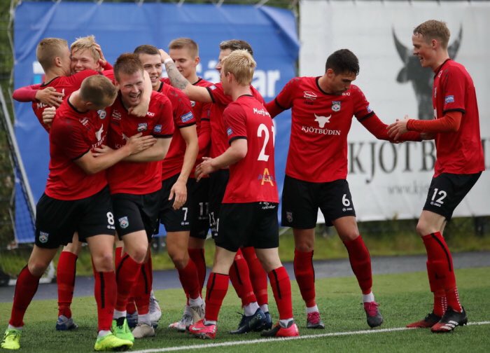 umfafturelding's tweet photo. LEIKDAGUR! ⚽️⚽️⚽️
🔴 - @umfafturelding 🆚 @LeiknirRvkFC  
🏆 - Lengjudeildin
🏟️ - Fagverksvöllurinn að Varmá
🕖 - 19:15
🎥 - Afturelding TV
❤️ - #ÁframAfturelding https://t.co/eAUv11KnkG