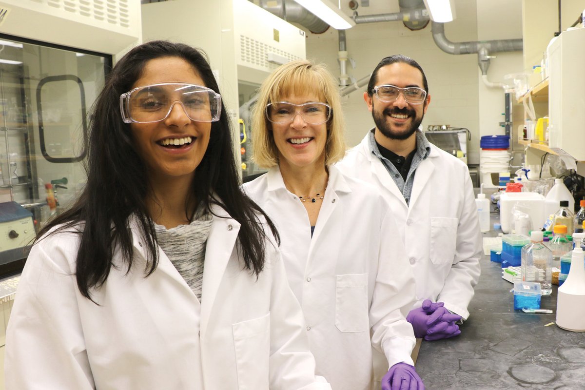 UDAdmissions's tweet photo. Want to develop safer and more sustainable materials? Our materials science and engineering major teaches you to use the principles of physics, chemistry, biology and engineering to study and develop new materials such as polymers, semiconductors and more. https://t.co/AvwWQLNznp https://t.co/1a6ieWOkaG