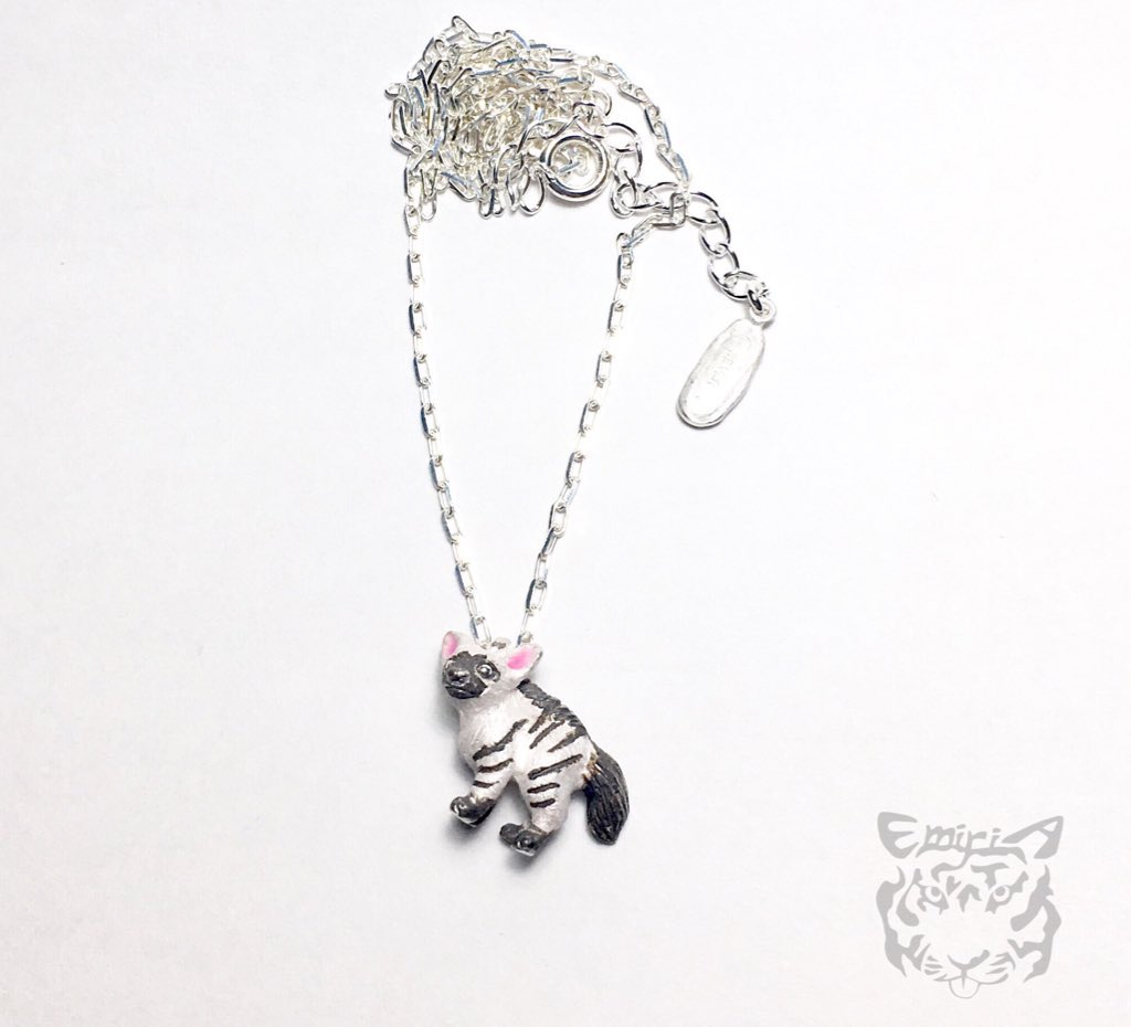 Emiria 幼獣アードウルフネックレス 18 Silver925 別名ツチオオカミ 主にアリを食べてる 種類はハイエナ 模様はトラ エサはアリクイ