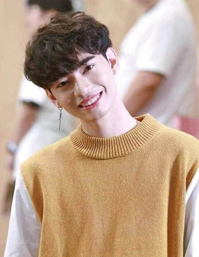 chim_atthaphan1's tweet photo. Season 2 without them is kinda sad. 🤧❤
#myengineer #bossmek #Saintsup #PerthSaint #lovebychanceseries #thegiftedtheseries #TheGiftedGraduation #TharnTypeTheSeries https://t.co/aOo9iQKpIG