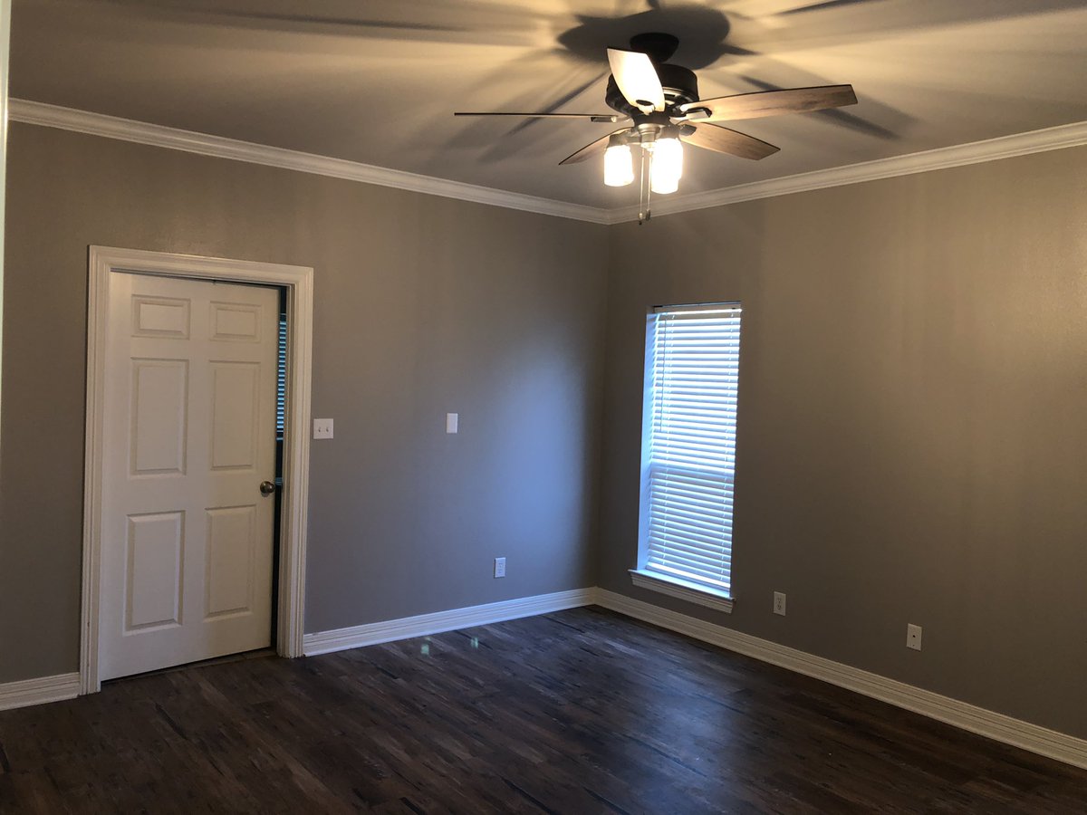 codiwithani's tweet photo. Haven’t been on here in forever so incase anyone was wondering I kinda moved to the middle of the woods, started a new job in Cath Lab, took some cute ass engagement pics, and started repainting and remodeling our house. 💗 https://t.co/OGrWf56BVd