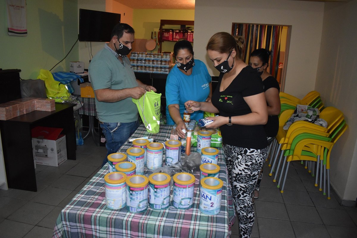 ROMACT_EC_CoE's tweet photo. "We managed to reach the 1⃣6⃣6⃣ vulnerable families targeted&provide them with food aid.The whole team of Mother Center #Nadejda #Sliven🇧🇬 is thankful for the given opportunity &granted trust. Thank you #ROMACT team"
Chairman of Mother Center
#unitedagainstcoronavirus https://t.co/RyC8mB1L9F