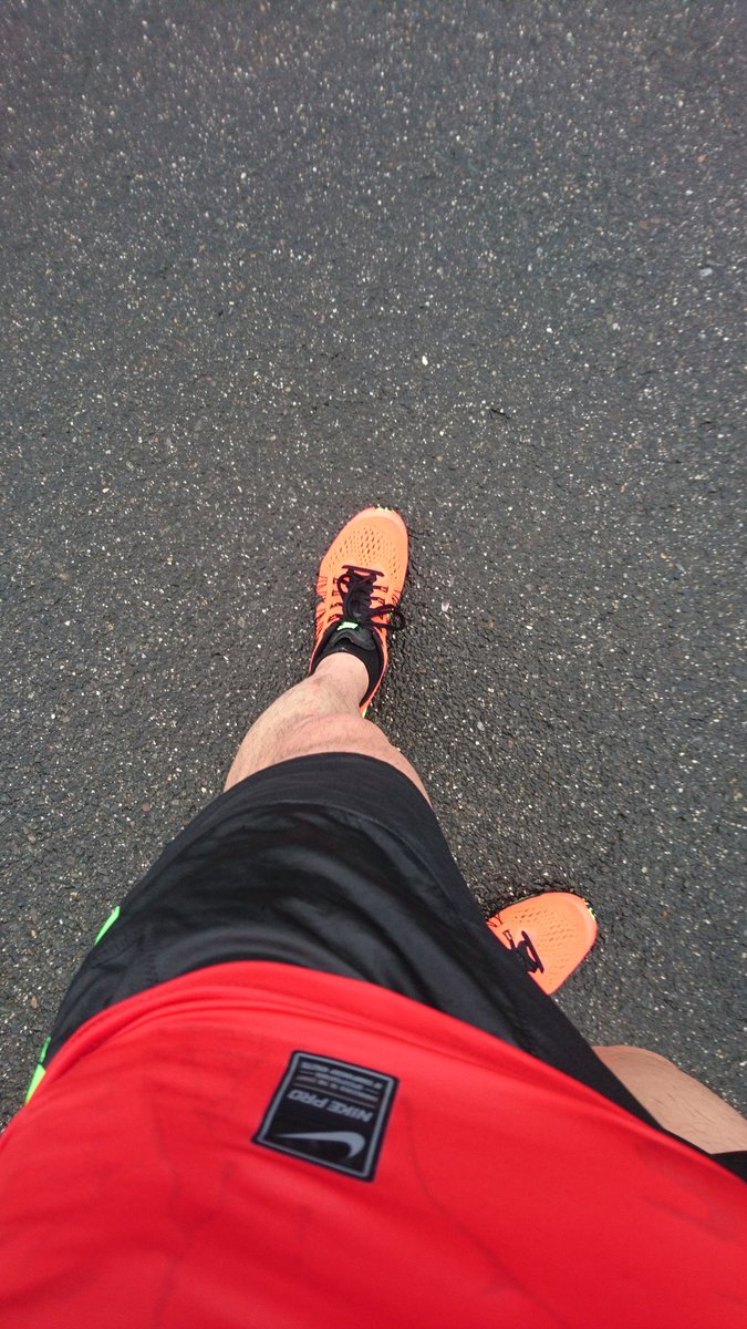 yzr_93's tweet photo. I ran 19km today 🏃‍♂️💨

The rainy season hasn't come off yet, so I'm running in between the rain 🌦️ https://t.co/4hg59d9XdD