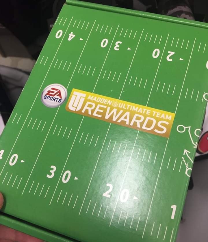 DTrayn_420's tweet photo. @EASPORTS_MUT @MaddenNFLDirect @EAMaddenNFL YOU GUYS should bring this BACK! Reward people for their TIME SPENT! Not just give out codes in streams or Twitter! More Email Codes! There should be NO REASON for this not to happen! With ALL the down time since April! https://t.co/RpL6dckmeE
