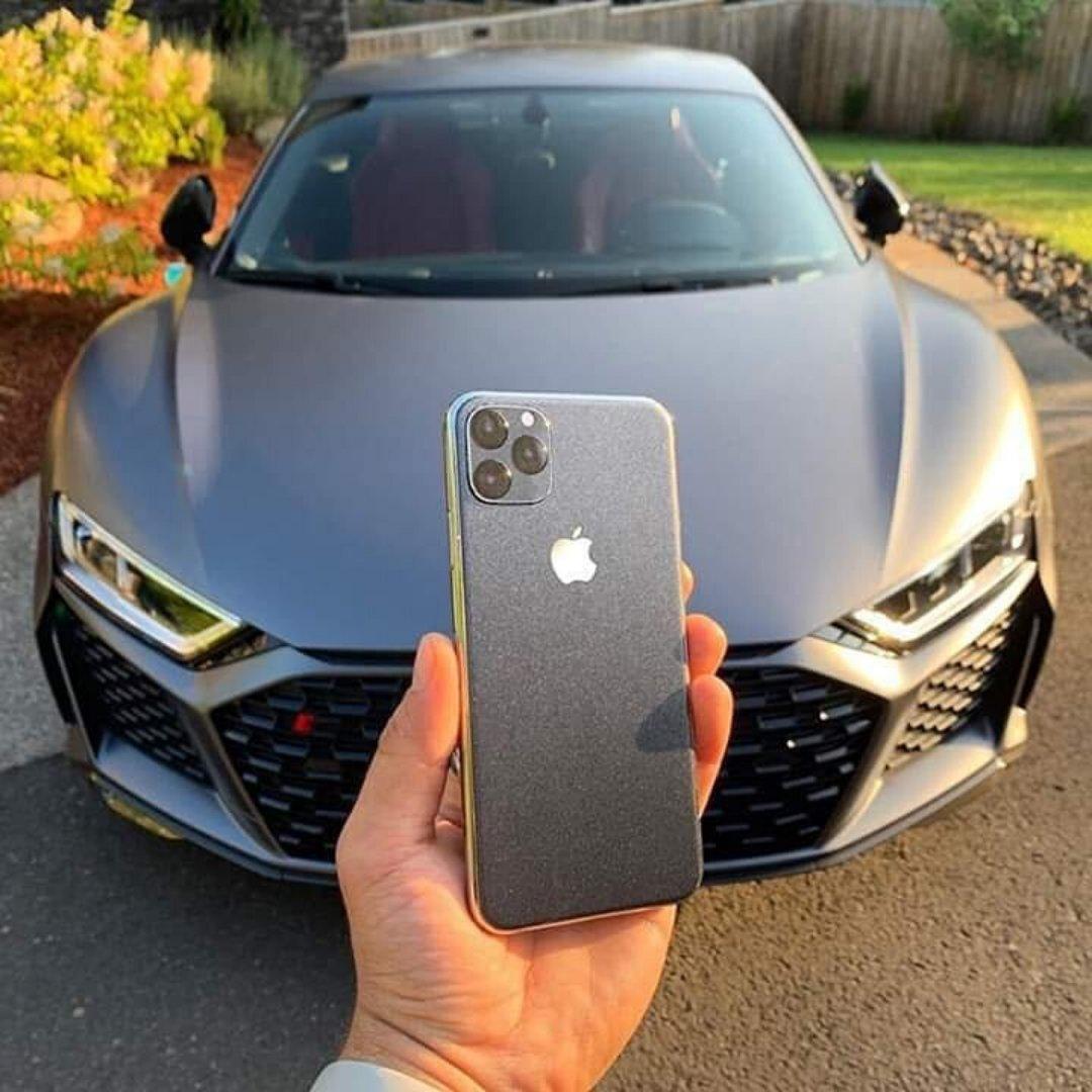 LizMvmnt's tweet photo. iPhone 11 pro max giveaway in 24h 
 Have your chance to win 
  How to enter 
Follow and like 
Retweet my post https://t.co/13oe0ihZwL