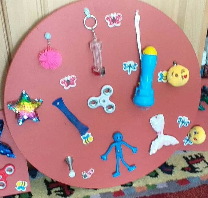 Dungarvan2018's tweet photo. Some gifts for Barnardo's Dungarvan.  2 scensory boards &amp; some arts &amp; crafts. #keepingitinourcommunity https://t.co/L5CpklORiQ