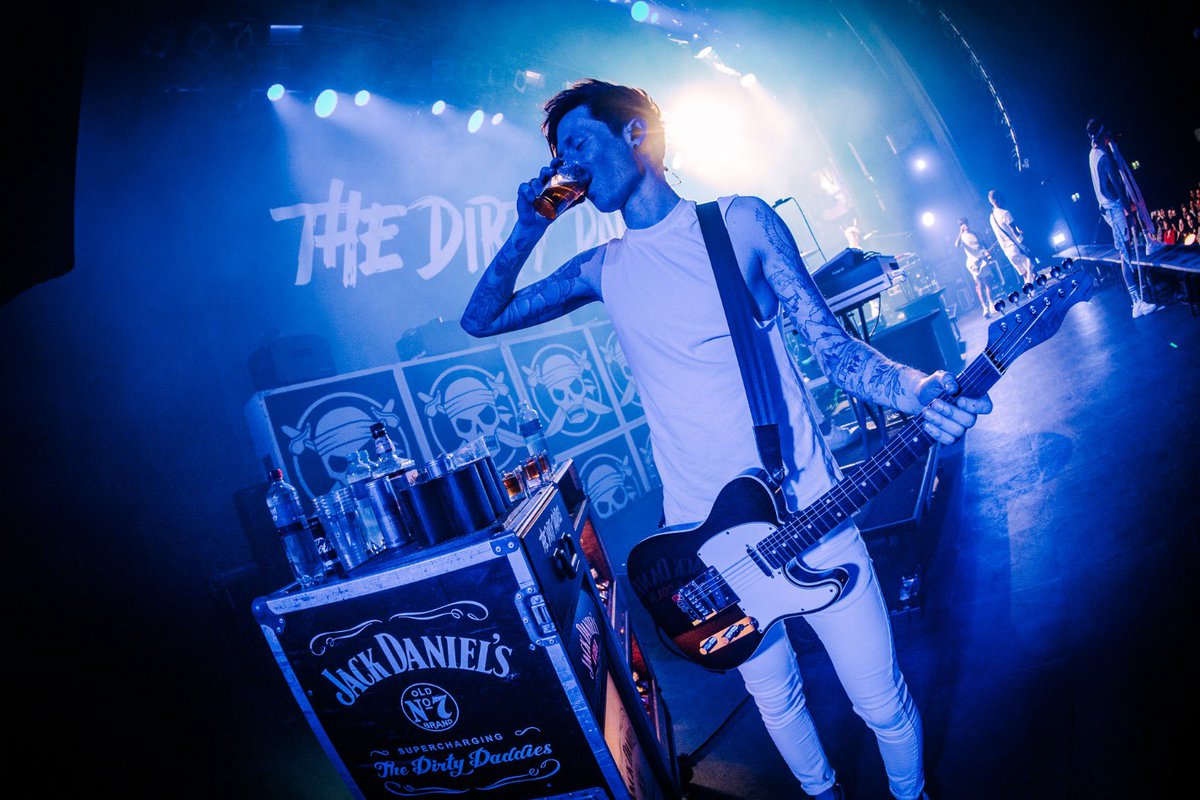 Er mag weer gedronken worden want Hubrecht is vandaag jarig! We proosten op hem en raden jullie aan hetzelfde te doen, hoera! 🍻😁🍻