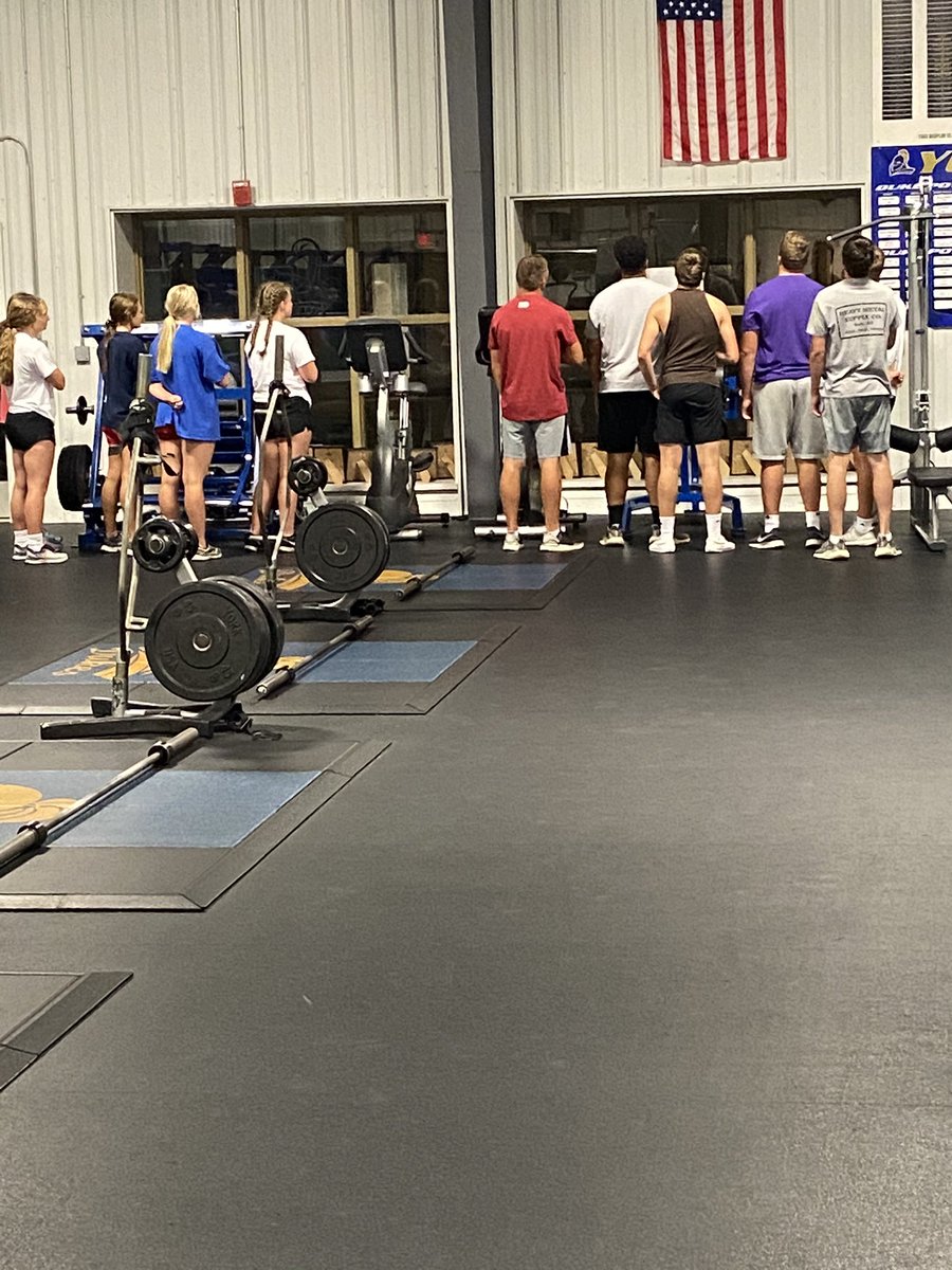 CoachGSnodgrass's tweet photo. When the National Anthem comes on the radio at 6:00 am in York High School weight room.  #IDidNotTellThemToDoThis  #PROUD #USA @1049maxcountry https://t.co/er9np4zTeJ