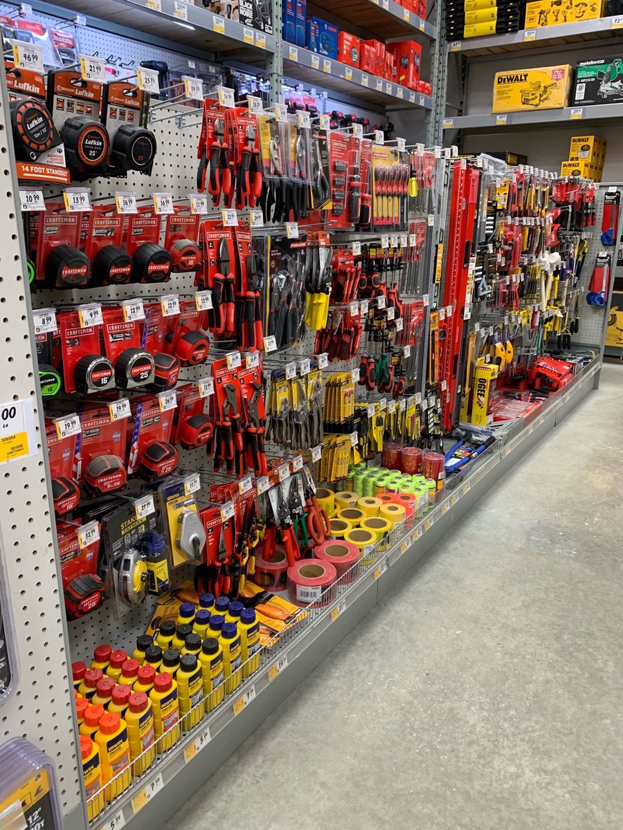 stevesmith7777's tweet photo. #powerpackdown #shelfie #perfectbay @Lowes_Canada @RONAinc   More great examples of our stores being ready to serve our customers across District 1378. 👏👌 https://t.co/B9hkTyvj5Y