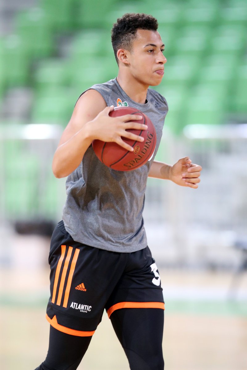 KKCedOL's tweet photo. KK Cedevita Olimpija in Issuf Sanon sta dosegla dogovor o sporazumni prekinitvi pogodbe.

Issuf, hvala za vse, kar si napravil v dresu Zmajev, in srečno v nadaljevanju kariere! 💚🧡 #ZmajevoSrce

🔗: https://t.co/lfXAXdutLL https://t.co/rRoLBoFXlw