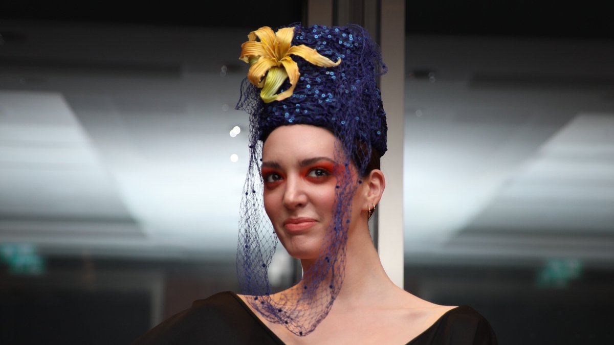 stylewithgrace's tweet photo. Preview of @XTerrace #LondonHatWeek2020 in @eclipse_racing #magazine featuring #milliners #aroundtheworld
Theme is #ToFutureAndBack with 1940's #Retrostyle #hats by #KarenBailey #DieHutisserie & #ElisabethLouise #RockItForRacing Full Exhibition 8-11Oct https://t.co/wmM3krBxGL https://t.co/b0qW8BwuZp