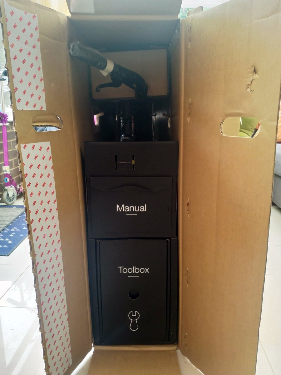 IamNet24's tweet photo. If it ain't Dutch it ain't much. This the coolest bike packaging I've ever opened up (and I have A LOT of bikes!!)  #ridethefuture #vanmoof @VanMoof https://t.co/APfgLcoW7x