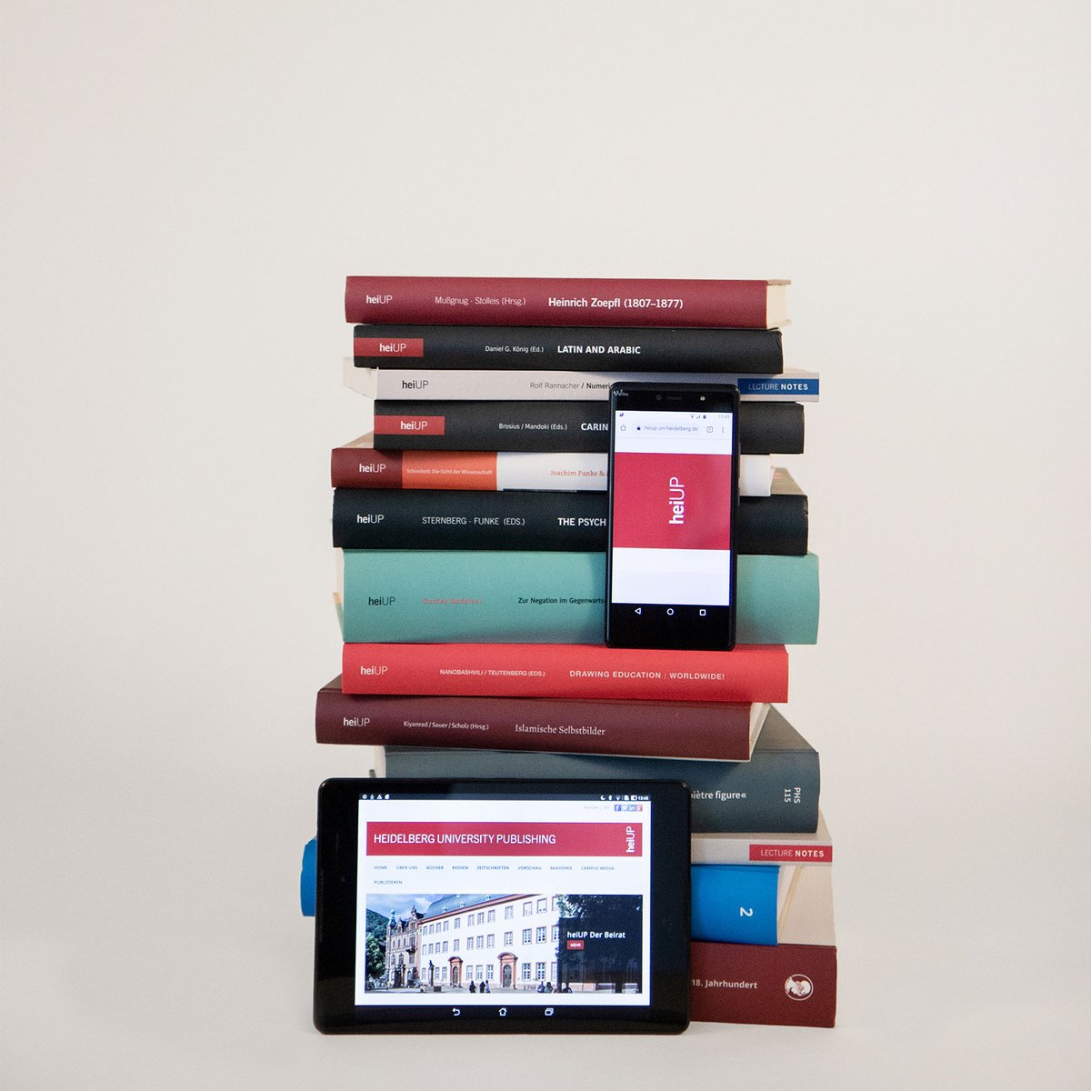 UniHeidelberg's tweet photo. Open Access: Das Erfolgskonzept der Heidelberger Universitätsbibliothek. Der im Auftrag der Universität betriebene Verlag Heidelberg University Publishing (heiUP) feiert fünfjähriges Bestehen https://t.co/kNSxzrfuxU #openaccess #heiup https://t.co/EgRggx9uuH