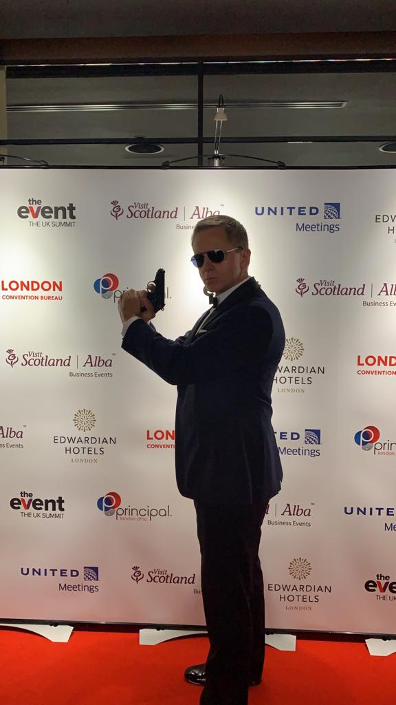 London_CVB's tweet photo. Throwback to the UK Summit last year, co-hosted with @VisitScotBTU &amp; sponsored by @PrincipalLondon, @EdwardianHotels &amp; @united. We hosted 18 North American event planners to learn about suppliers from across #London &amp; Scotland. Check out the fun we had... https://t.co/eFLejBRFgs https://t.co/hoyqMDLE5o