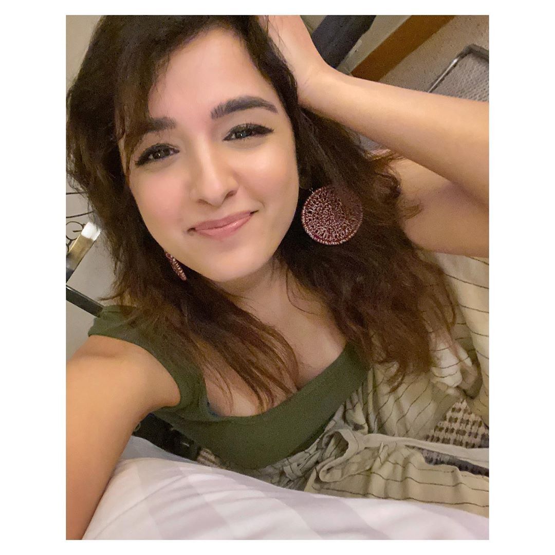 UrbanAsian's tweet photo. We call this real cuteness........ @ShirleySetia ...❤️❤️❤️.
.
.
.
.
.
.
#shirleysetia
#cutenessoverload #cutesinger #bollywood #southasian #urbanasian https://t.co/ES3hwLwiX4