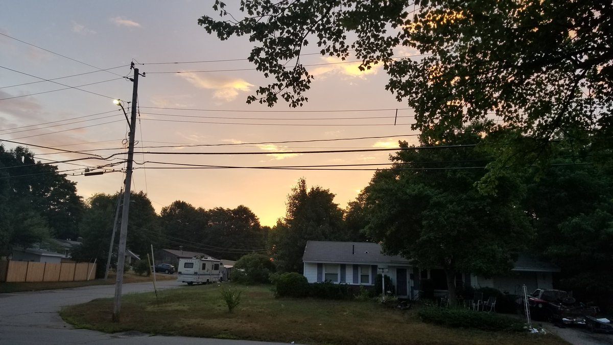 isellmassandnh's tweet photo. It's a marvelous Monday to help people.  What in the world can I do for you?

#REALTORofNewEngland #BeanGroup #RealEstate https://t.co/6LP2LUWBIO