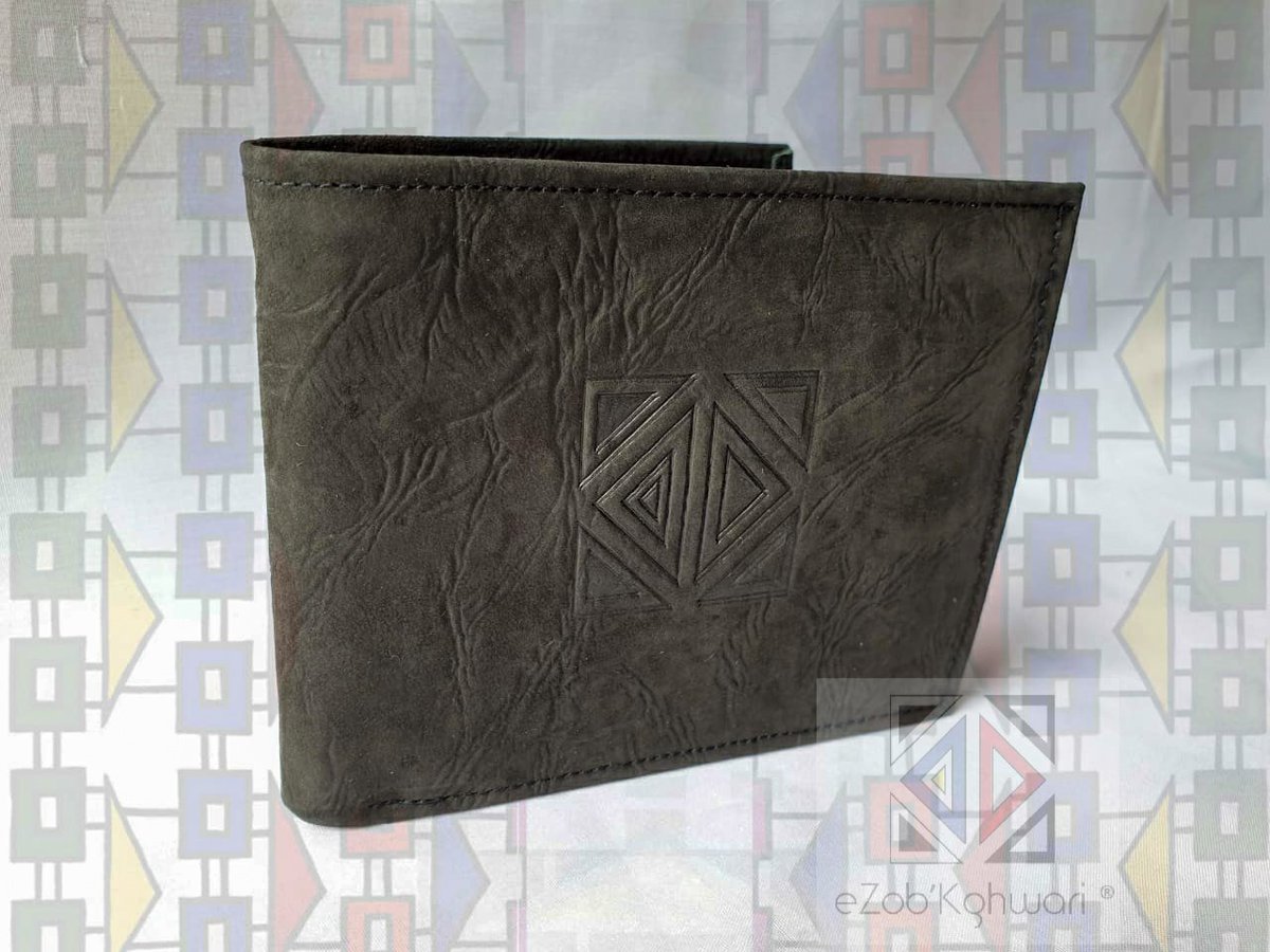 ezobkghwari's tweet photo. eZob’Kghwari black kudu leather wallet R500
#ezobkghwari #craftbrand #handmade #leathercrafts #isindebelepattern #leatherwork #leatherwallet #buylocal #GirlTalkZA #GirlBuyZA #djsbu #JoburgEnterprises #WeServeJoburg #MondayMotivaton https://t.co/1hL14sPT8p
