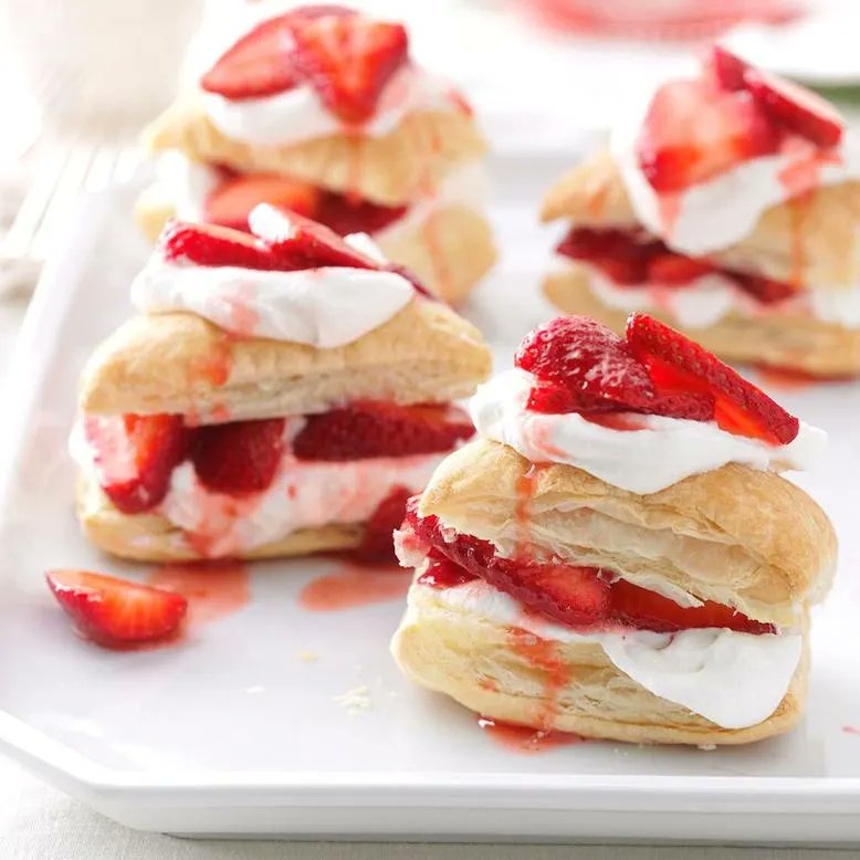 LisaJons88's tweet photo. PUFF PASTRY WITH STRAWBERRIES
https://t.co/roOMeMVCwP
#strawberries #cook #cake #pastry #cookies https://t.co/tSu1X2rH5v