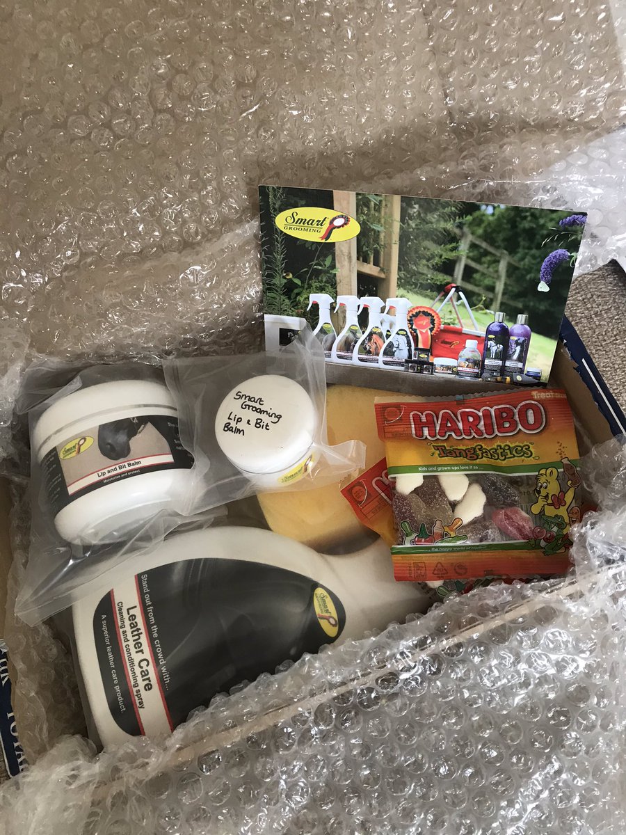 SophiexJane's tweet image. Awh, the lovely girls over at @Smart_Grooming sending me over my own little mini pot of lip and bit balm to try! Thank you so much! And I cannot wait to try the balm with Fred and moisturise my saddle later #SmartGrooming