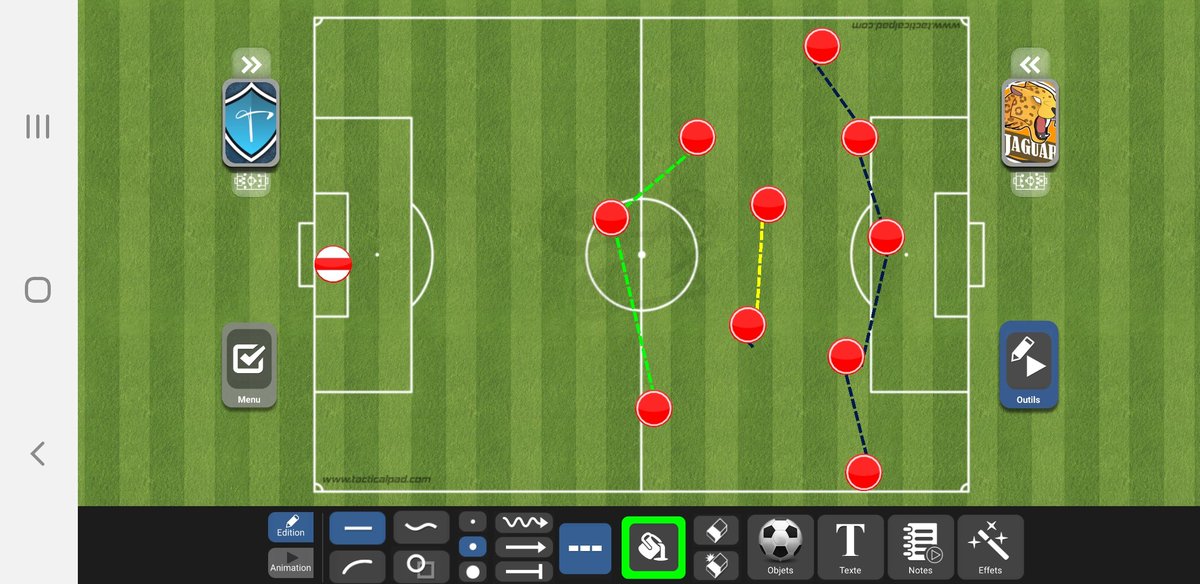 Il offre aussi une meilleure facilité d'une attaque en 3-2-5/2-3-5, qu'il a longtemps cherché à mettre en place.Matic en 3iem central, qui se joint parfois à la 2ieme ligne, occupée par Fernandes et Pogba, faisant valoir leur qualité de passe et de frappe.