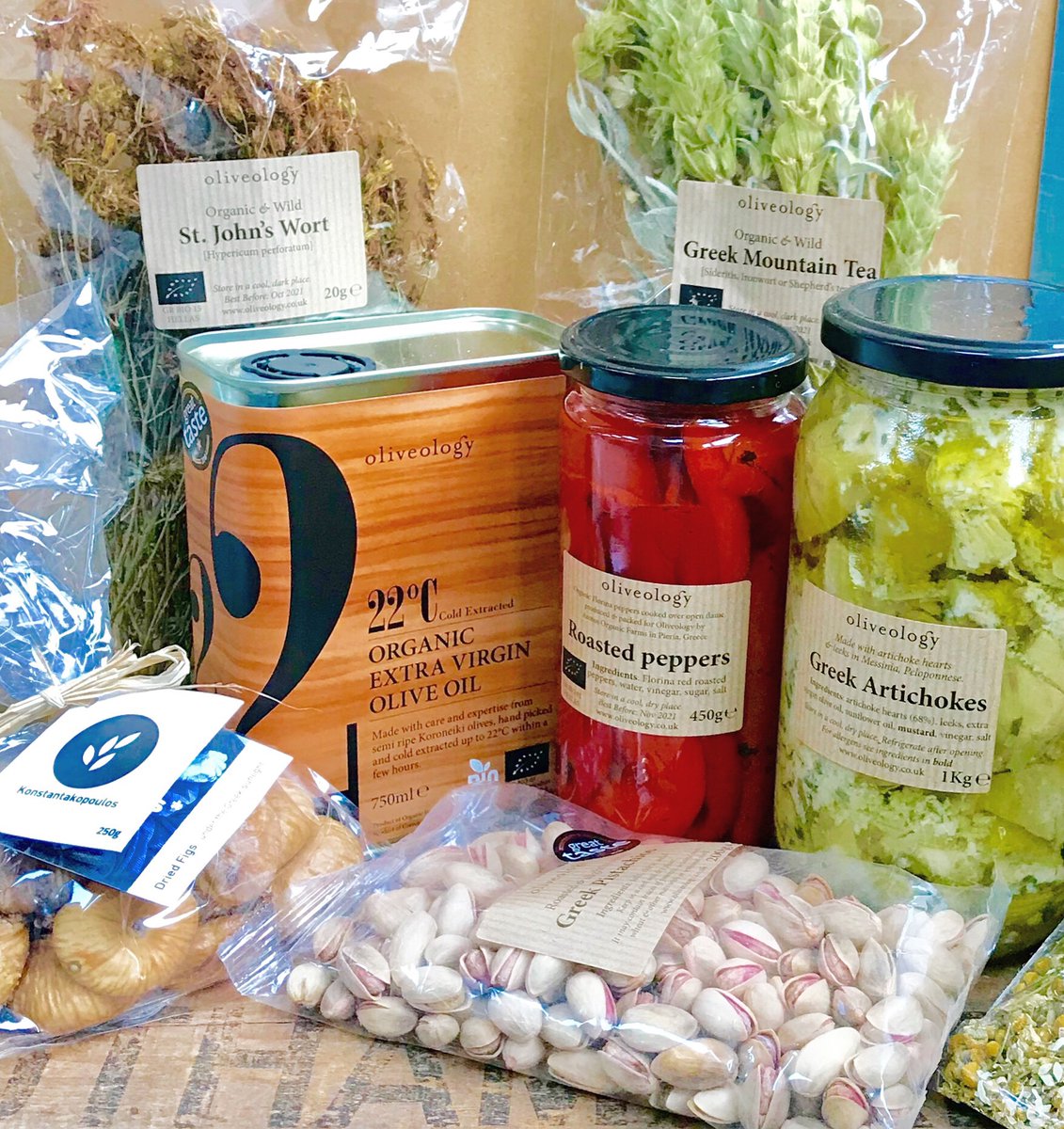 ManukaUK's tweet photo. Introducing a beautiful new brand, which we know you’ll love!
@oliveology is a family owned business with its own small holding at the foot of the Taygetos mountains in the Peloponnese peninsula of Southern Greece. Where wild flowers and aromatic herbs grow in abundance! https://t.co/w7l0GxY7Jn