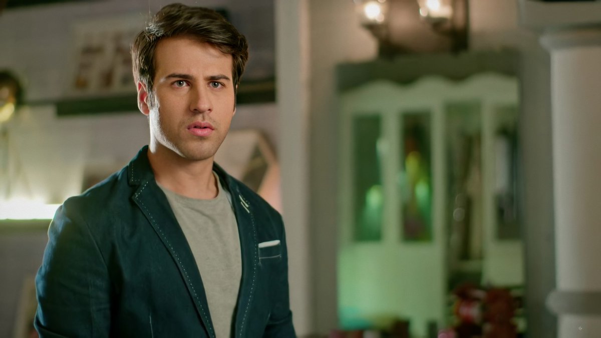 saffarnaama's tweet photo. This guy made me his fan for life. I still can't believe m not gonna see him as kunal but whtever decision he took m gonna support him wholeheartedly. So all m wishing is good luck for ur bright future champ.u really deserves better.
#WeAreWithRitvik
#WeSupportRitvik
#RitvikArora https://t.co/O7VFffDWFY